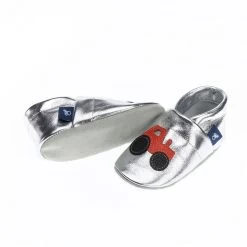 Hausschuhe / Lederpuschen Mit Traktor In Silber / Orange -Modeschuh Geschäft pantau its a small world hausschuhe lederpuschen mit traktor in silber orange 2